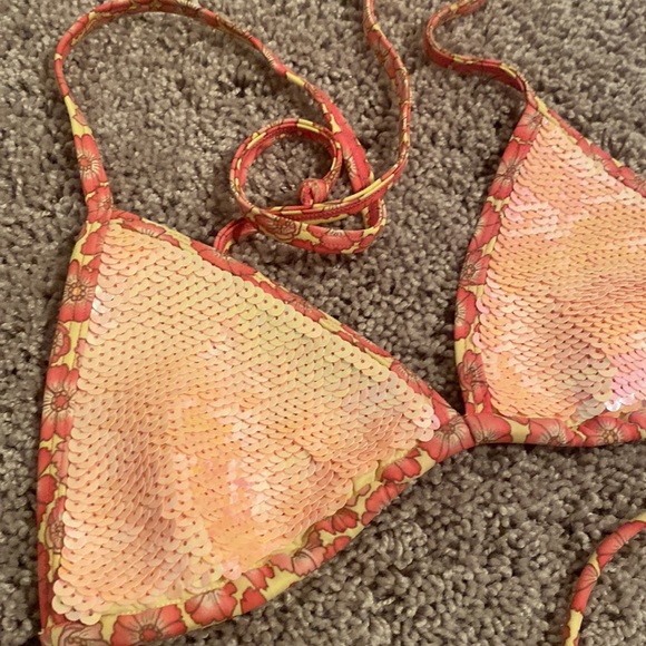 Pink sequin bikini top size medium Victoria’s Secret - Picture 2 of 3